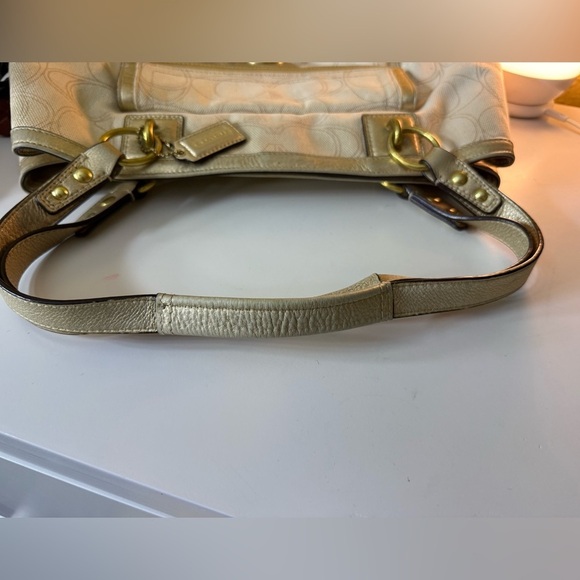 Coach Penelope Signature Cream/Gold Tote‎ Bag - Picture 4 of 10